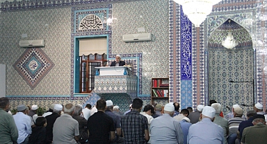 Karaman’da Mevlid Kandili Sabahında Cemaat Ailece Camide Buluştu