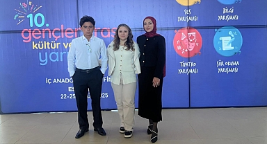 Karamanlı Gençler Şiirle Eskişehir’de Gönülleri Fethetti