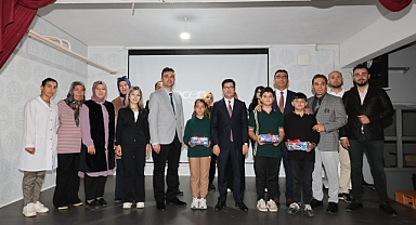 Kazımkarabekir'de “Köklerimiz, Bağlarımız, Ailemiz” Temalı Fotoğraf Sergisi ve Ödül Töreni Düzenlendi