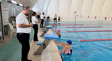 Cumhuriyet Kupası’nda Karamanlı Sporcular Kulaçlarını Zafer İçin Attı