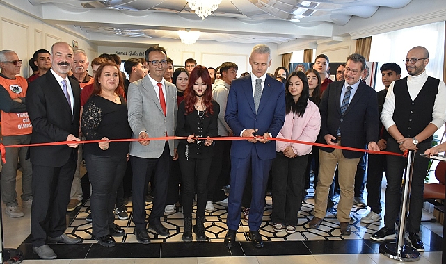 Genç Sanatçıların Fırçalarından Cumhuriyet’in 102. Yılına Anlamlı Sergi