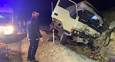 Karaman-Mersin Yolunda Sıkışmalı Trafik Kazası: 1 Kişi Kurtarıldı