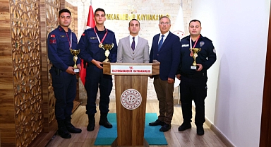 Kazımkarabekir’de Kurumlar Arası Masa Tenisi Turnuvası Sona Erdi