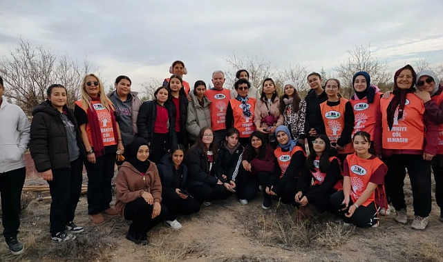 Öğrenciler Umudu Toprakla Buluşturdu: Genç Gönüllüler Fidanları Geleceğe Emanet Etti