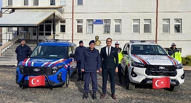 Sarıveliler İlçe Jandarma Komutanlığı Yeni Hizmet Araçlarını Teslim Aldı