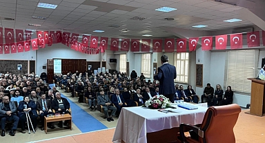 Dr. Naim Babüroğlu Karaman’da Atatürk ve Cumhuriyet’i Anlattı