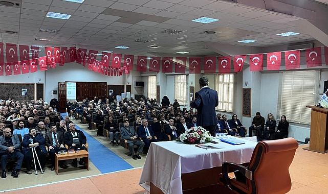 Dr. Naim Babüroğlu Karaman’da Atatürk ve Cumhuriyet’i Anlattı