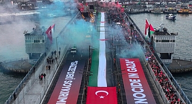 Galata Köprüsü’nde Filistin İçin Tarihi Duruş: “Sinmiyoruz, Susmuyoruz”
