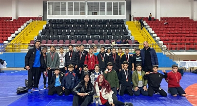 Karaman’da Minikler Güreş Müsabakaları Büyük Heyecana Sahne Oldu