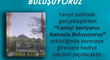 Sabah Namazı Buluşmasında Başarılı Öğrencilere Hediye Takdimi