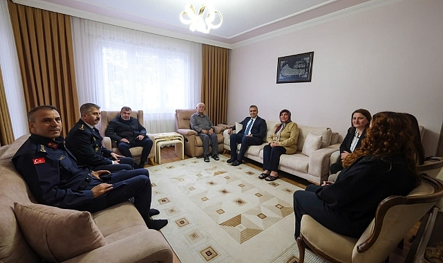 Vali Çiçek’ten İlk Günde Anlamlı Mesaj: Gazze’ye Yardım, Şehit Ailesine Ziyaret