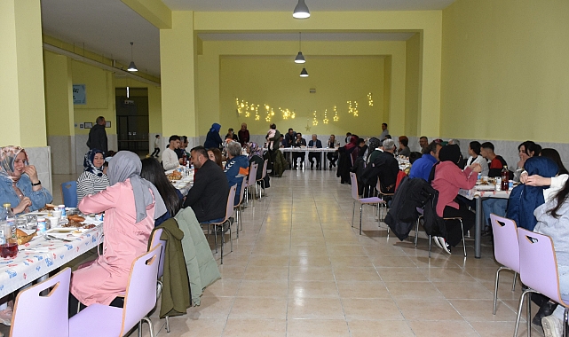 15 Temmuz Şehit Muhammed Yalçın Kız Anadolu İmam Hatip Lisesi’nde Ramazan Sofrası Kuruldu