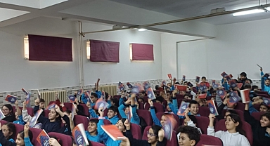 Karaman'da İbrahim Bey İlkokulunda Okur-Yazar Buluşması