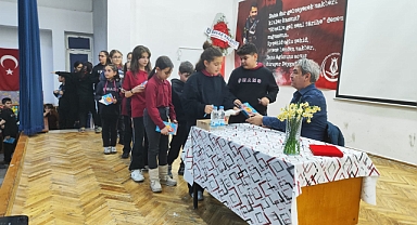 Karaman'da Şehit Muhammed Ali Mevlüt Dündar Ortaokulunda Okur-Yazar Buluşması