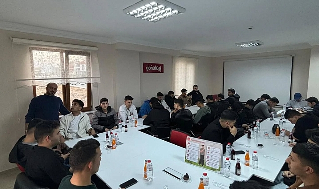 Karaman’da Üniversitelilere Kardeşlik Sofrası Kuruldu