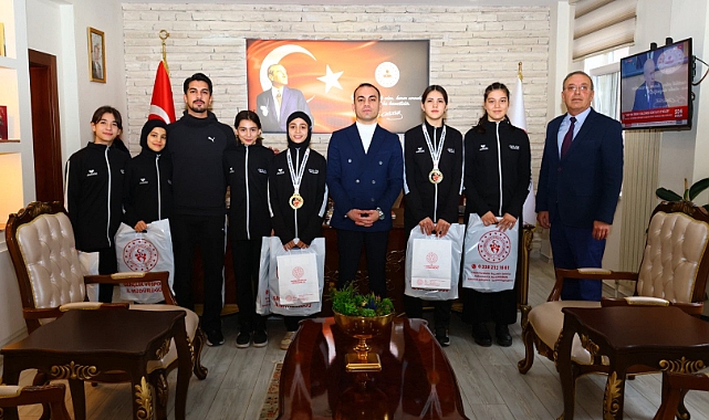 Kazımkarabekir’de Genç Sporculardan Tarihî Başarı: 2 Altın Madalya ile Döndüler