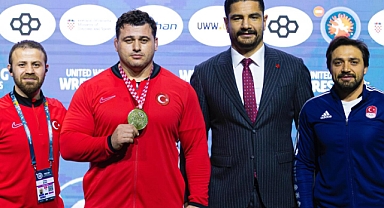 Milli Güreşçi Rıza Kayaalp’ten Zagreb’de Şampiyonluk