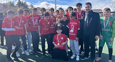 Yıldız Erkekler Futbol İl Birinciliğinde Şampiyon TOKİ Ortaokulu