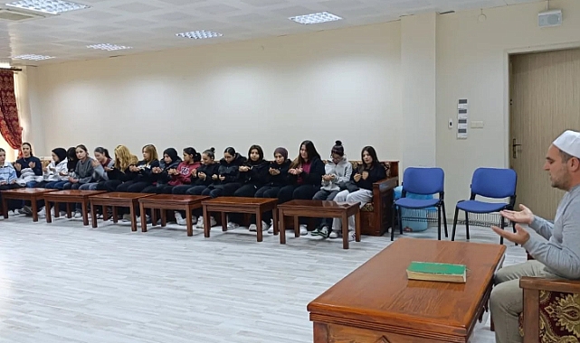 Yunus Kent Lisesi’nde 6 Şubat Depremleri İçin Anma Programı