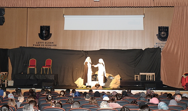 18 Mart Çanakkale Ruhu Tiyatro Sahnesinde Canlandı