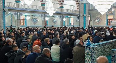 Karaman’da Bayram Namazında Birlik ve Beraberlik Tablosu