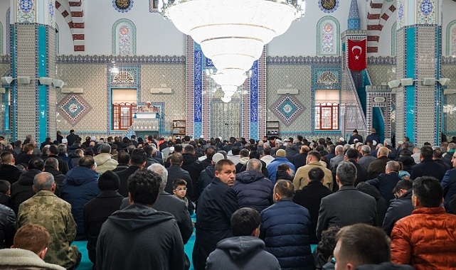 Karaman’da Bayram Namazında Birlik ve Beraberlik Tablosu