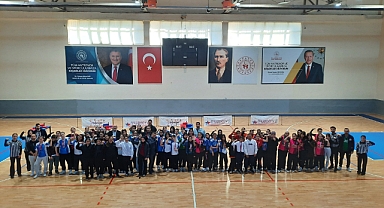 Karaman’da Okul Sporları Bilek Güreşi Yıldızlar İl Birinciliği Sona Erdi