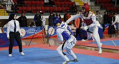 Karaman’da Okul Sporları Gençler Tekvando Heyecanı Başladı