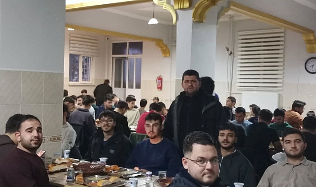 Karaman’da Üniversite Öğrencileri İftar Sofrasında Buluştu