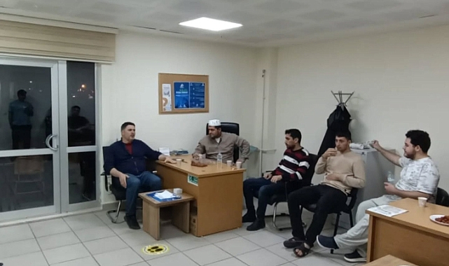 Karamanoğlu Mehmetbey Üniversitesi Öğrenci Yurdu’nda Teravih Sonrası Gençlerle Hasbihal