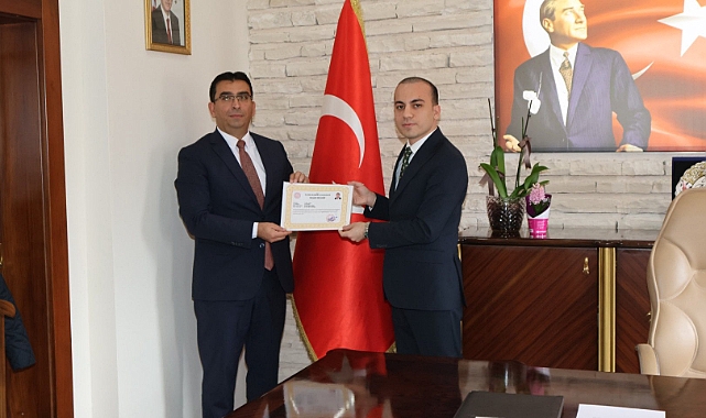 Kazımkarabekir’de Görev Başarıları Ödüllendirildi: Kaymakam Zıvlak’tan Başarı Belgeleri