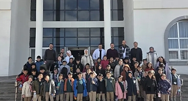 Minik Öğrencilerden Fakültede Bilim ve Sanat Yolculuğu