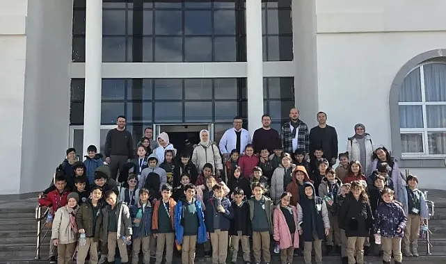 Minik Öğrencilerden Fakültede Bilim ve Sanat Yolculuğu