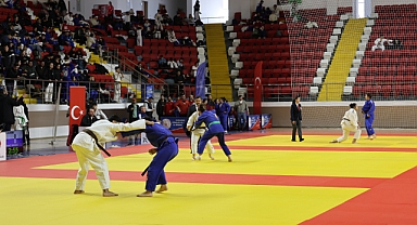 Okul Sporları Yıldızlar Judo Türkiye Birinciliği Karaman’da Başladı