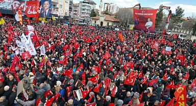 Özgür Özel Karaman’da Vatandaşlarla Buluştu: “Millet İradesine Sahip Çıkıyor”