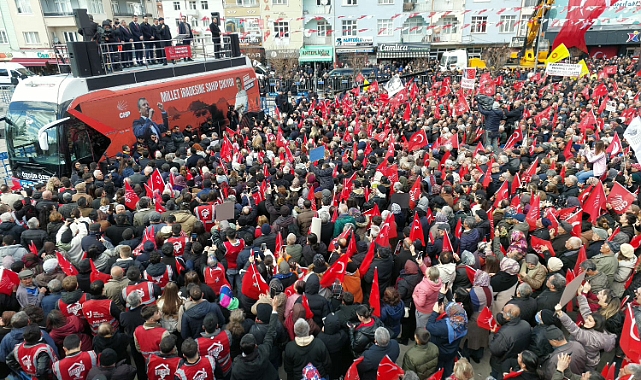 Özgür Özel Karaman’da Vatandaşlarla Buluştu: “Millet İradesine Sahip Çıkıyor”