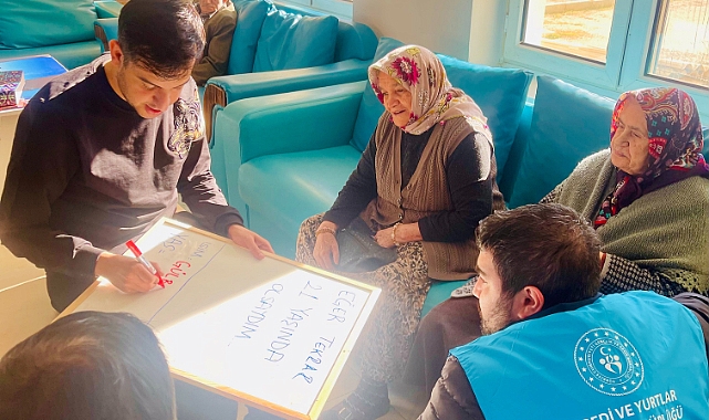 Piri Reis Erkek Yurdu Öğrencilerinden Huzurevi Ziyareti