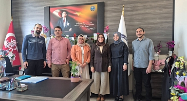 Psikiyatri Hekimleri, Dekan Oltulu’yu Makamında Ziyaret Etti