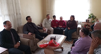 Şehit Öğretmenlerin Aileleri Yalnız Bırakılmadı