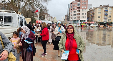 Alanya’dan Gelen Karamanlı Grup, Şehri Rehber Eşliğinde Gezdi