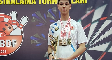 Enes Malik Akgöz’den Dart Şampiyonası’nda Üç Kategoride Madalya