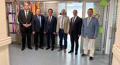 Hastanede Tedavi Gören Çocuklara 23 Nisan Sürprizi