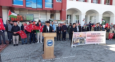 İlahiyat Fakültesi Önünde Mescid-i Aksa İçin Tek Yürek: 