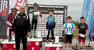 Karaman Bisiklet Takımı Manisa Akhisar’da Gümüş Madalya ve Güçlü Performansıyla Dikkat Çekti