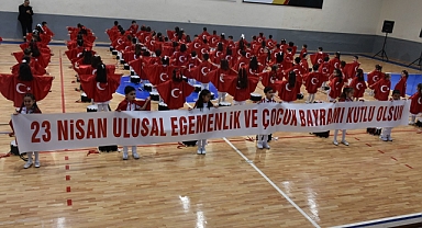 Karaman’da 23 Nisan Coşkusu: Çocuklar Bayramlarını Doyasıya Kutladı