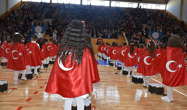 Karaman’da 23 Nisan Coşkusu: Çocuklar Bayramlarını Doyasıya Kutladı