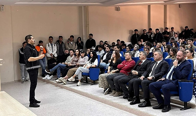 Karaman'da Narkorehber Projesi Kapsamında Üniversitede Uyuşturucuyla Mücadele Eğitimi