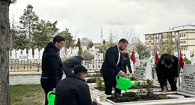 Karaman'da Polis Haftası'nda Şehitlik Ziyareti