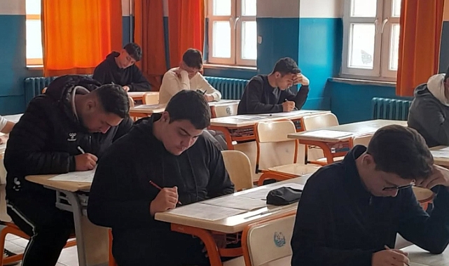 Karaman'da Umre Ödüllü Bilgi Yarışması Yapıldı