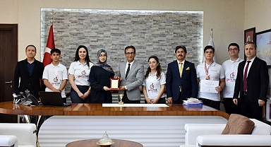 Karamanlı Gençler GençTek Zirvesi’nden Başarıyla Döndü